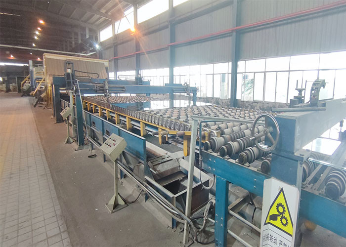 Large Scale 4mm-12mm Float Glass Production Line 300tpd Capacity